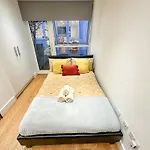 Chic 3 Bedroom Flat With Private Terrace In Holloway Near Finsbury Park