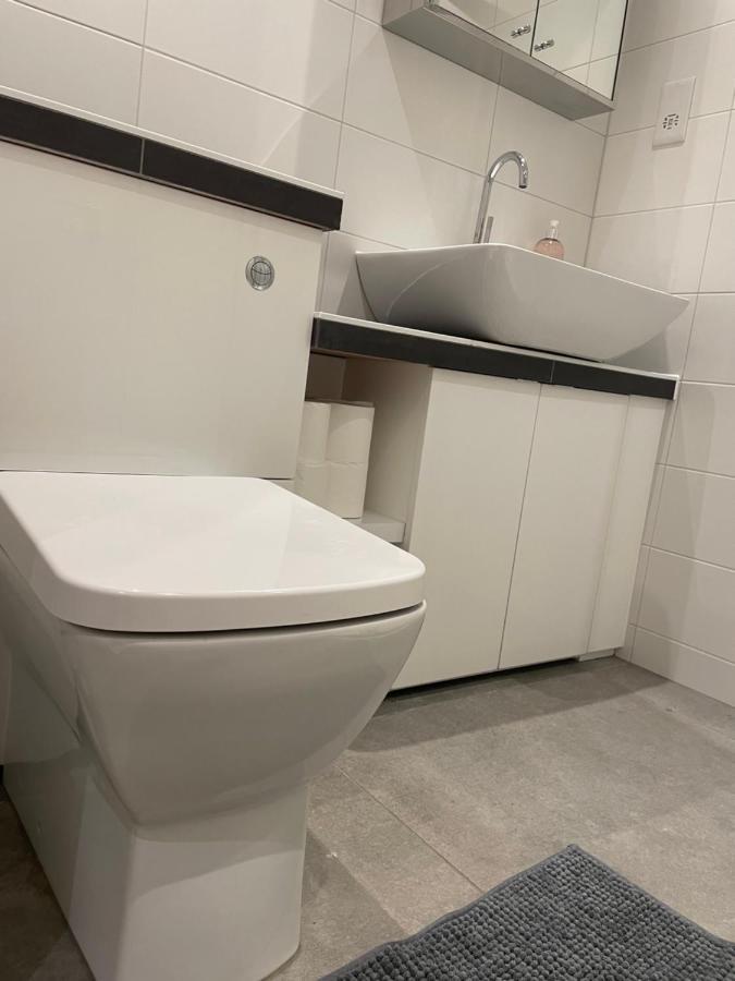 Chic 3 Bedroom Flat With Private Terrace In Holloway Near Finsbury Park * London