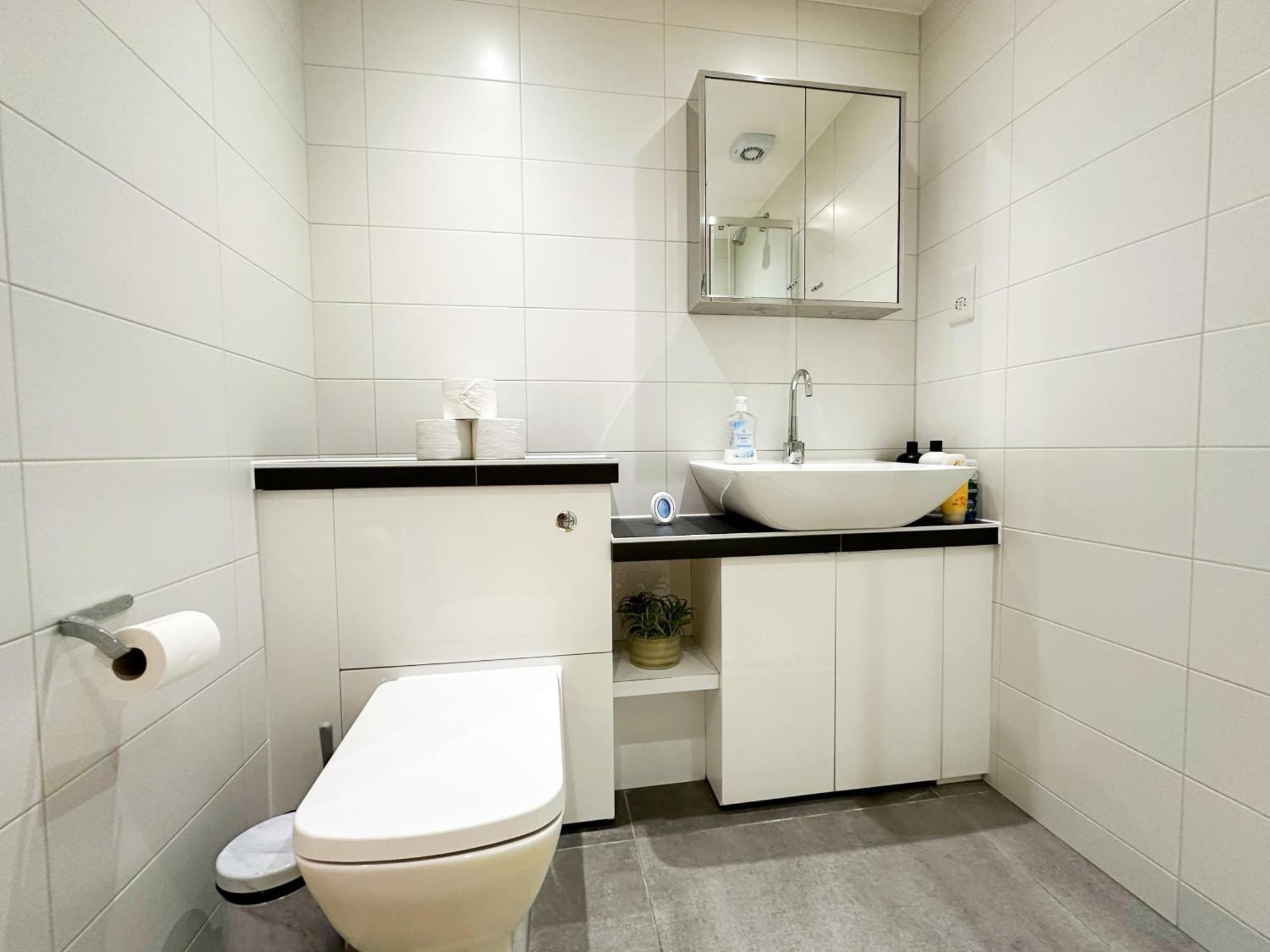 Chic 3 Bedroom Flat With Private Terrace In Holloway Near Finsbury Park Apartment