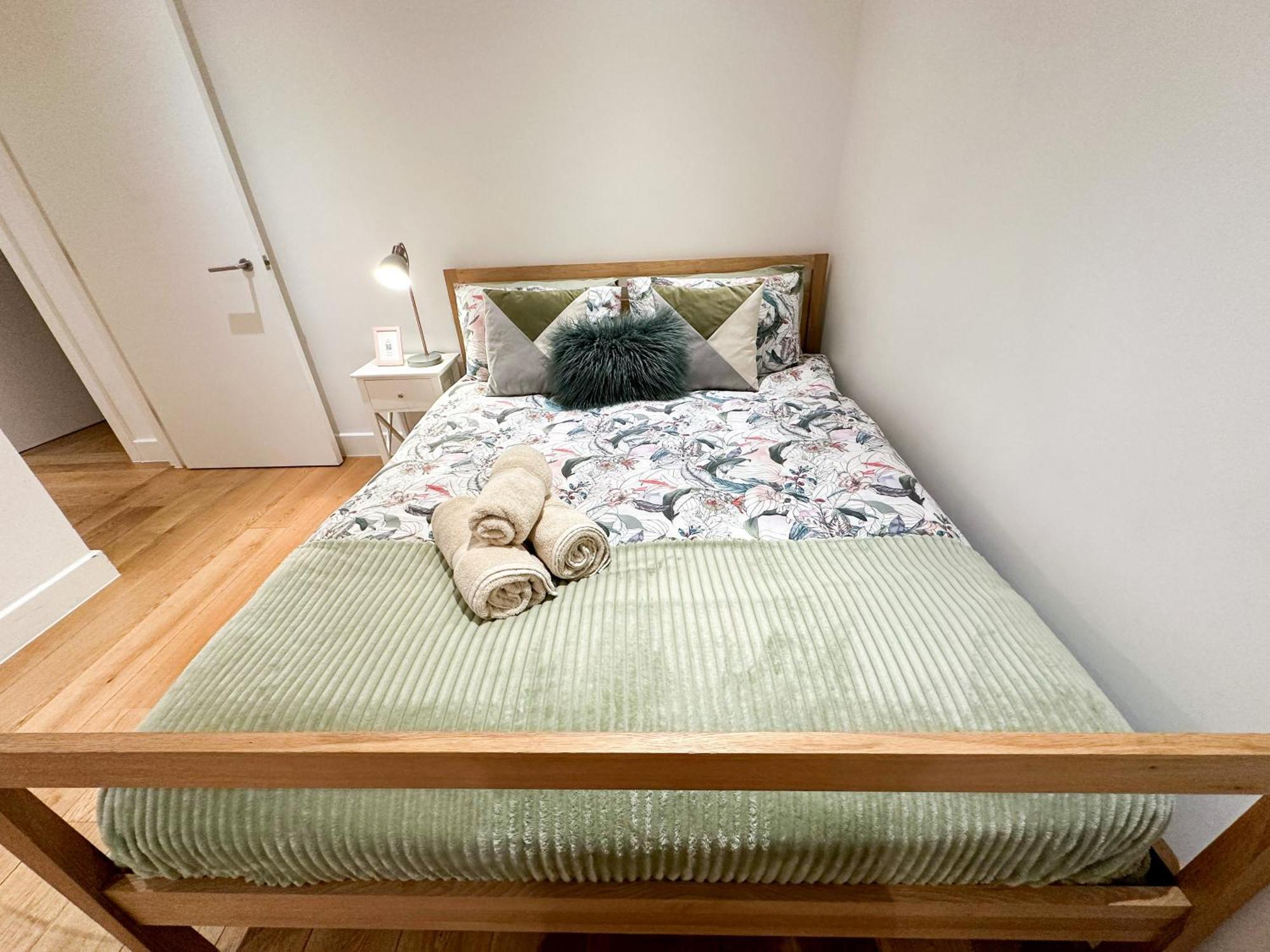 Chic 3 Bedroom Flat With Private Terrace In Holloway Near Finsbury Park Apartment *