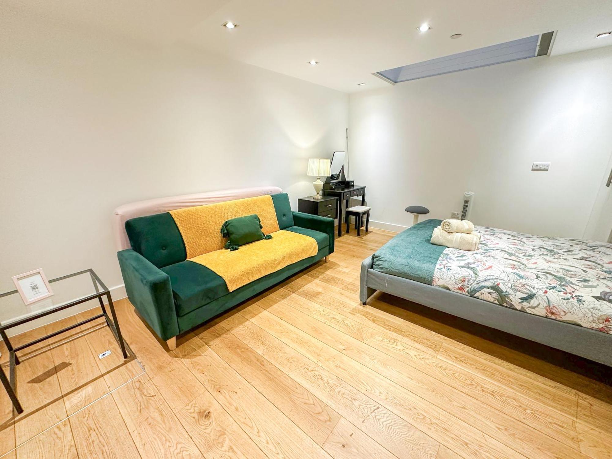 Apartment Chic 3 Bedroom Flat With Private Terrace In Holloway Near Finsbury Park *