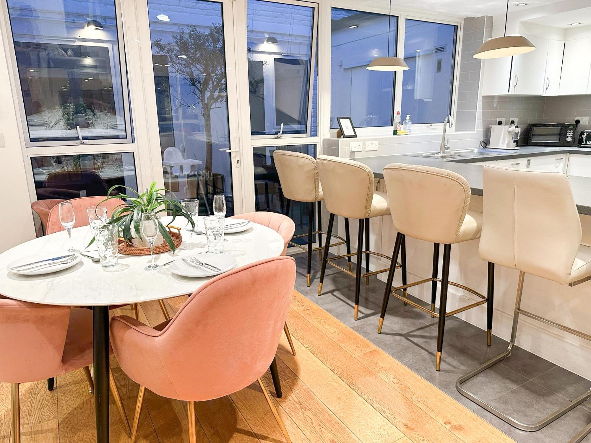 Chic 3 Bedroom Flat With Private Terrace In Holloway Near Finsbury Park Apartment London