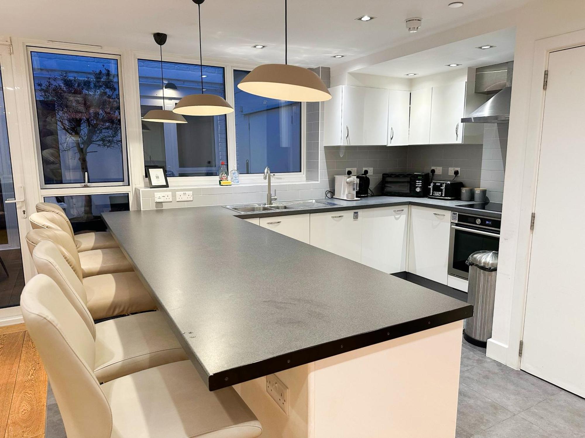 Chic 3 Bedroom Flat With Private Terrace In Holloway Near Finsbury Park * London