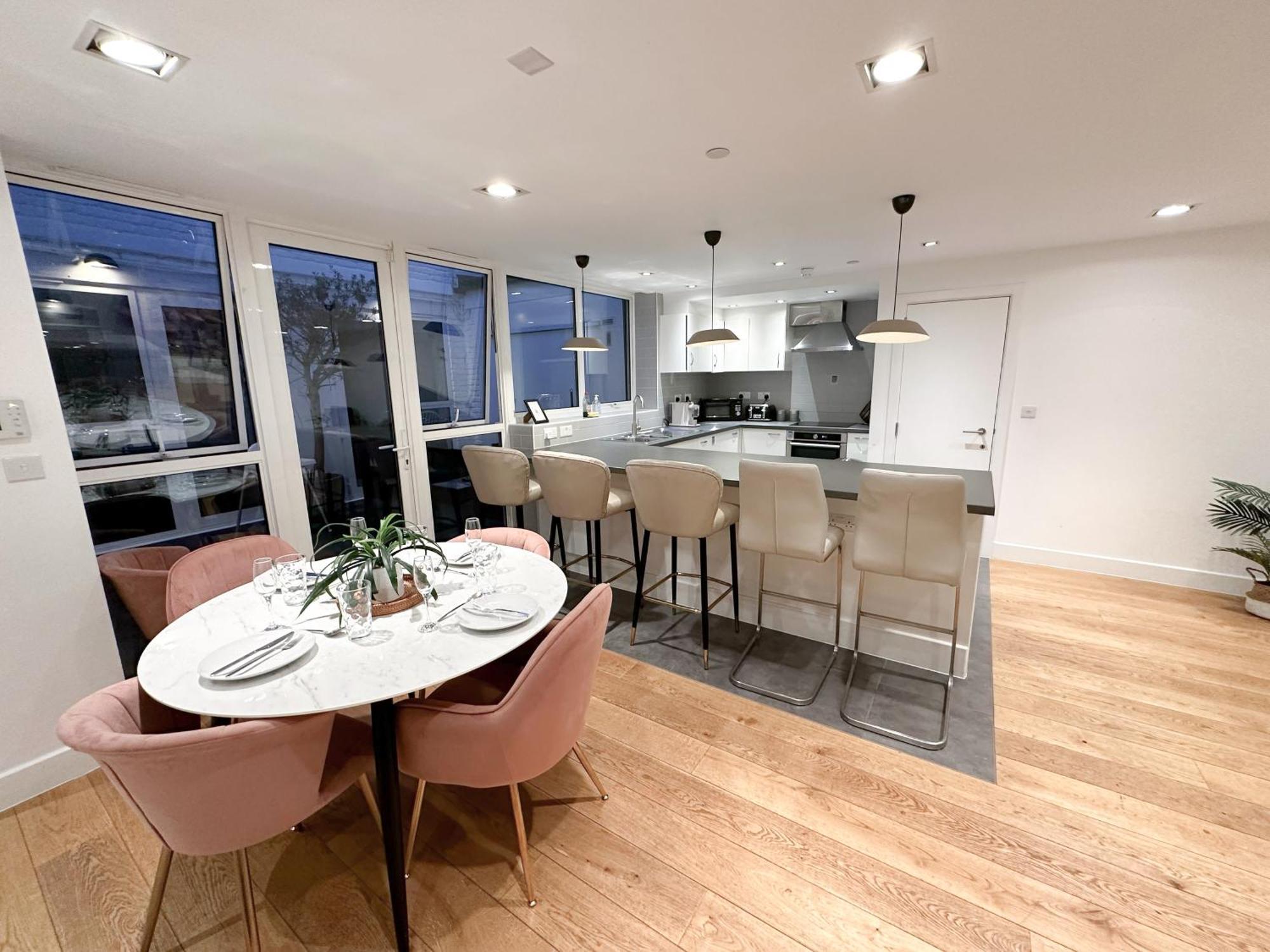 Apartment Chic 3 Bedroom Flat With Private Terrace In Holloway Near Finsbury Park *