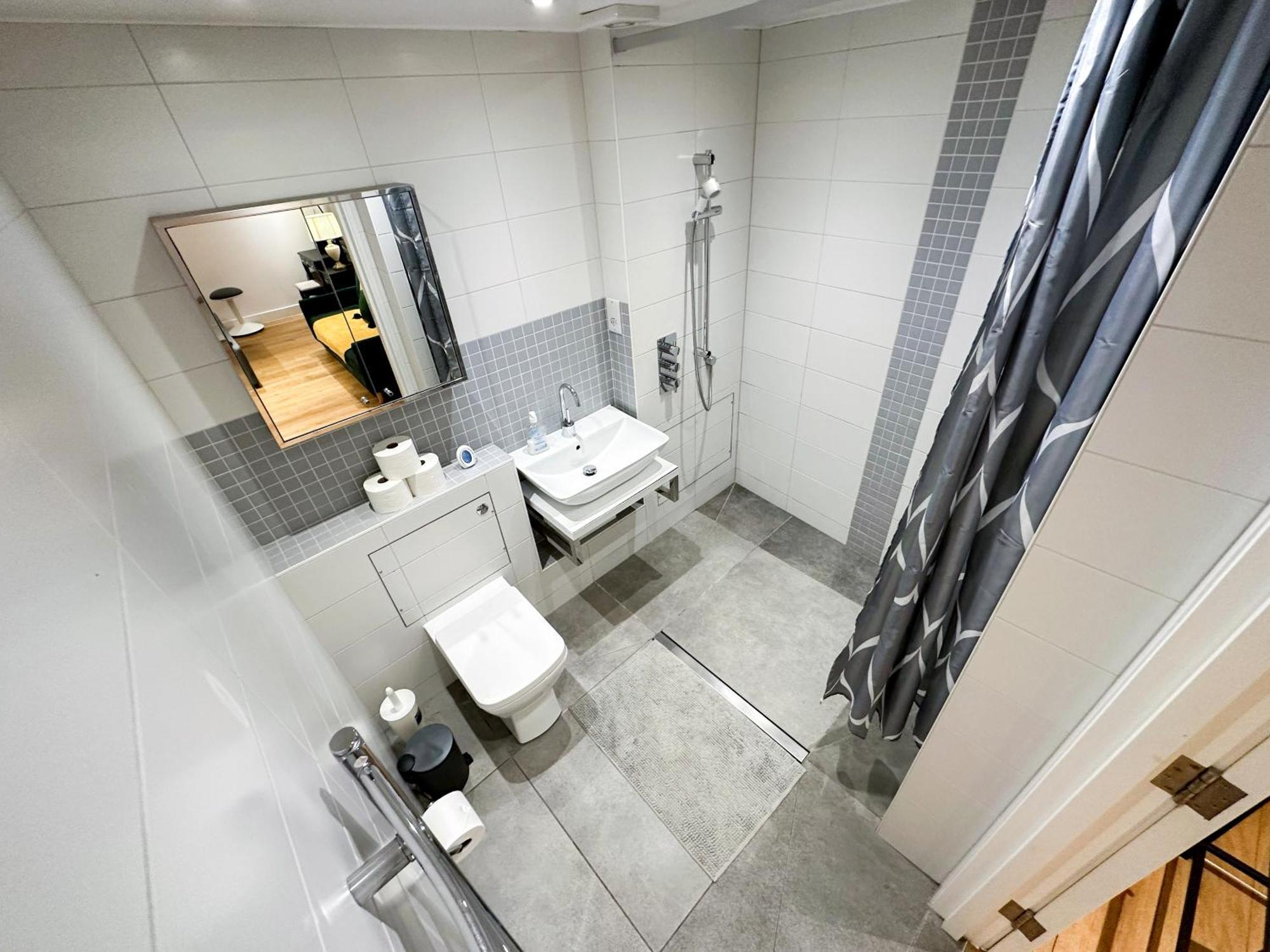 Apartment Chic 3 Bedroom Flat With Private Terrace In Holloway Near Finsbury Park